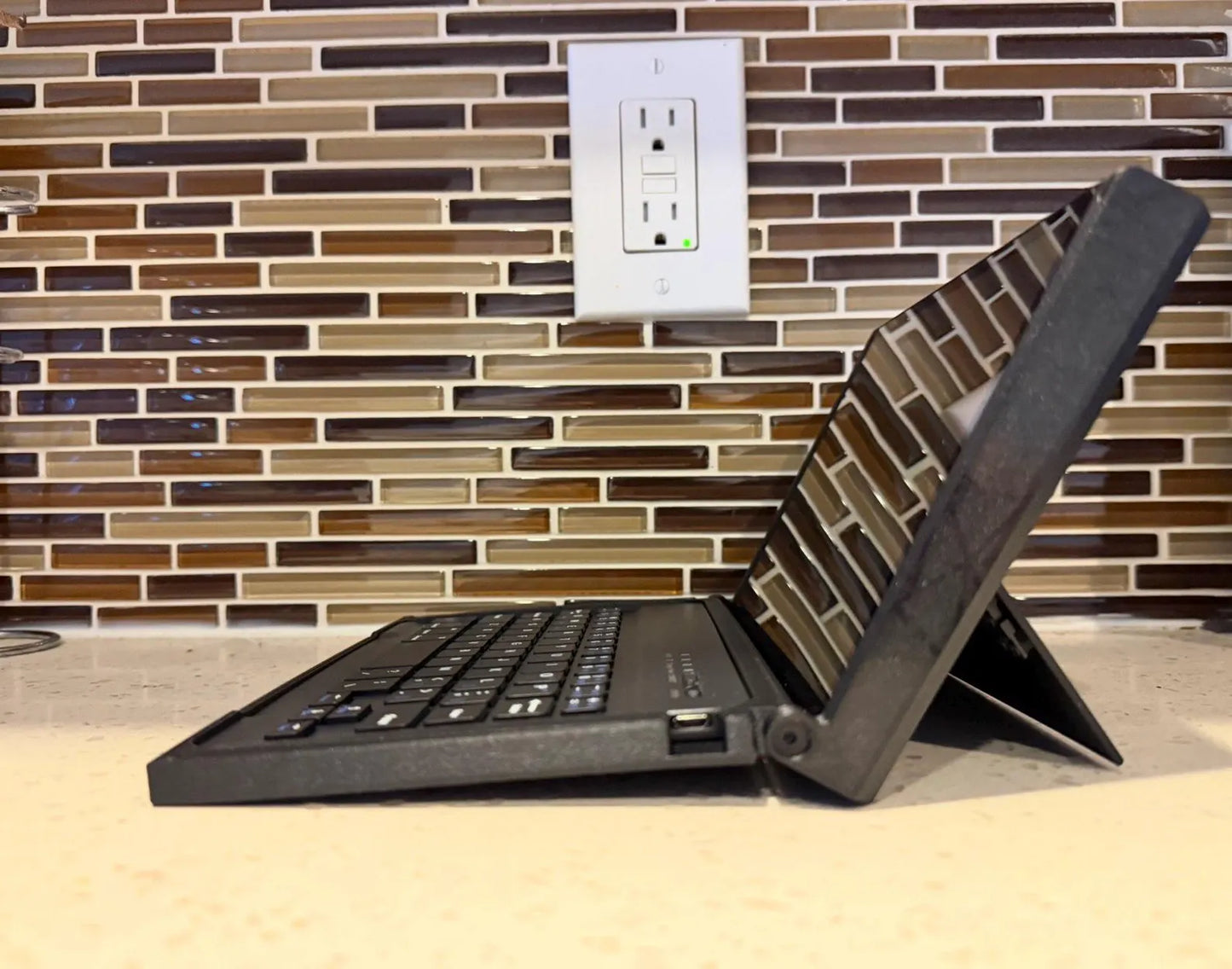 Type Cover / Keyboard - Fits Legion Go 2